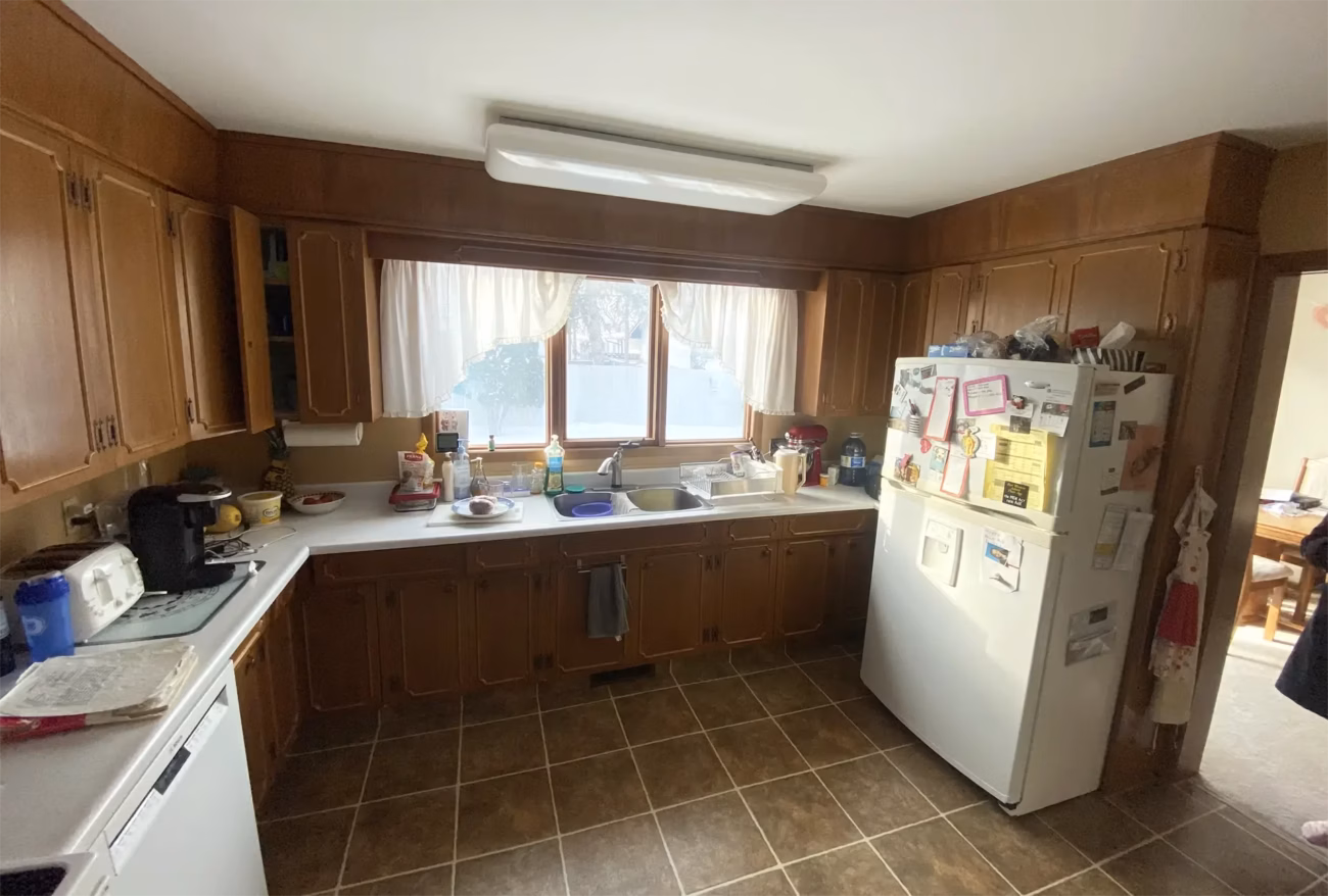 Shakespeare Bay kitchen before renovation